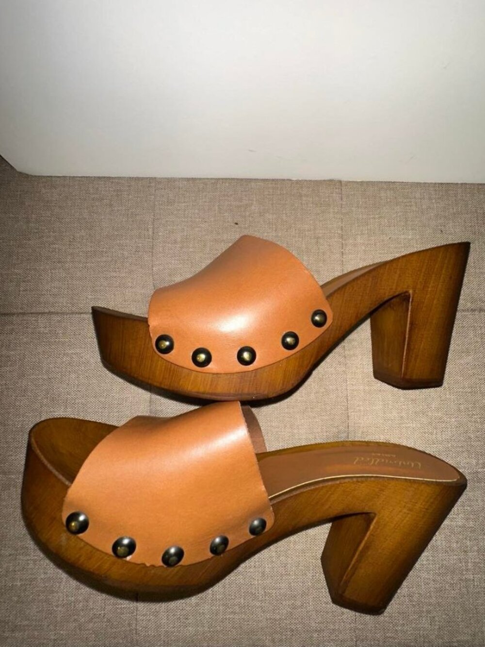 NEW Ariat Unbridled Tan Leather Wood Platform Slide Clog Mule Sandals Heels 8.5M